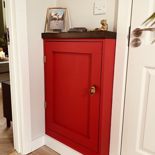 Home hub cabinet
