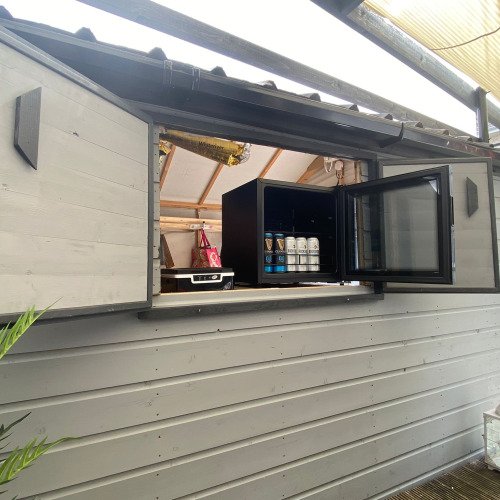 Pergola bar
